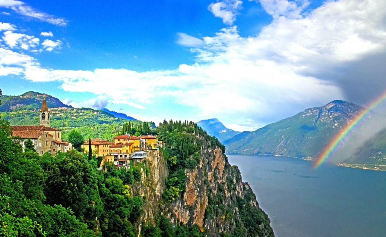 Casa Nonno Sergio lake view by Gardadomusmea Tremosine Bagian luar foto